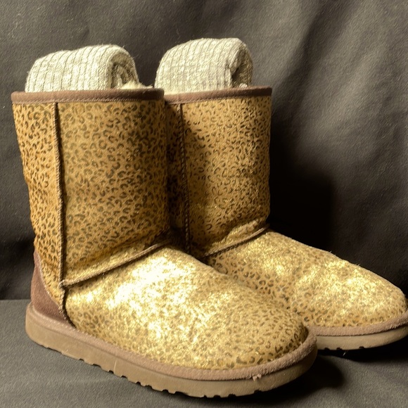 UGG classic boots leopard 🐆 gold calf hair/ some wear - Picture 2 of 8